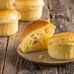 Muffin in friggitrice ad aria morbidissimi, con un interno soffice e dorato. Perfetti per una colazione o merenda golosa.