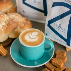 Kawa Macchiato: Co to? Espresso vs Latte i jak ją zrobić?