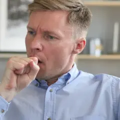 Czy można ćwiczyć z kaszlem? Poznaj ryzyko i bezpieczne opcje