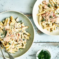 Pasta con Salmón: Receta Perfecta, Variaciones y Trucos de Chef