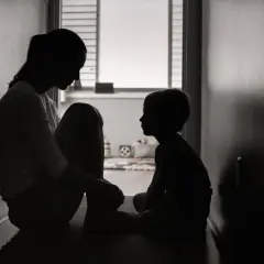 Jakie są rzeczywiste koszty pobytu w domu samotnej matki?