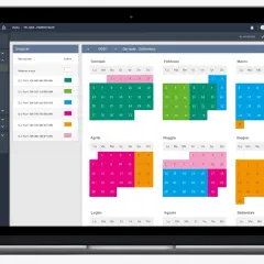 Interfaccia di gestione hotel con calendario e prezzi. La **hotel tech** mostra la pianificazione delle tariffe per ogni mese.