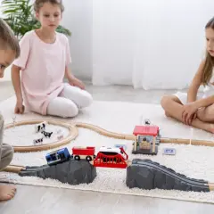 Kolejka z torami dla dziecka: Wybierz idealny zestaw! Poradnik