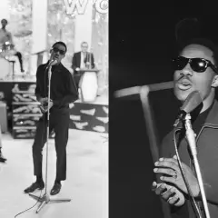 Młody Stevie Wonder śpiewa, otoczony zespołem. Jego niezapomniane utwory brzmią w tle.