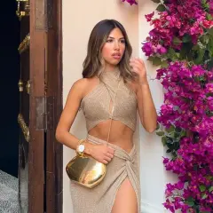 Falda dorada Zara: Estilismos, modelos y qué hacer si se agota