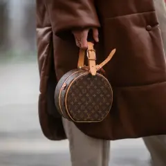 Czy torebki Louis Vuitton są ze skóry? Odkryj prawdę o materiałach