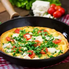 Ile kalorii ma omlet? Zaskakujące różnice w kaloryczności!