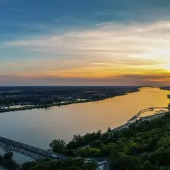 Nad jaką rzeką leży Płock? Poznaj Wisłę i jej atrakcje