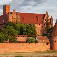 Zamki krzyżackie w Polsce: Odkryj ich fascynującą historię i tajemnice