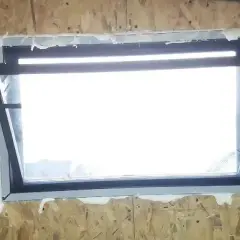 Jak wstawić okno w blaszaku? Poradnik krok po kroku