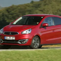 Jakie małe auto w automacie warto kupić? Najlepsze tanie modele