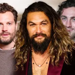 Tre uomini con capelli mossi: Jamie Dornan, Jason Momoa e Aaron Taylor-Johnson. Ispirazione per un taglio capelli uomo mossi.