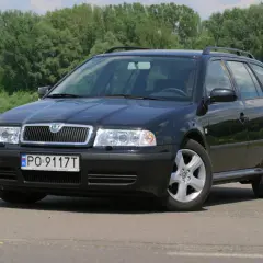 Pojemność baku Skoda Octavia 1.6: Ile litrów w Twojej generacji?