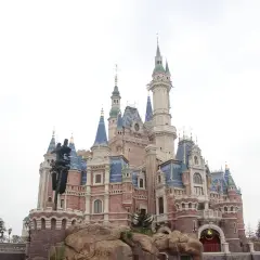 Ile kosztuje wejście do Disneylandu? Ceny biletów i oszczędności