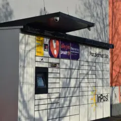 Paczkomat działa bez prądu! Jak to możliwe? InPost wyjaśnia