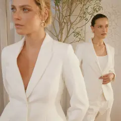 Jaka bluzka do garnituru damskiego? Stwórz look na każdą okazję.