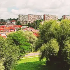 Jak dojechać do osiedla Złotego Wieku w Krakowie - sprawdź trasy i połączenia