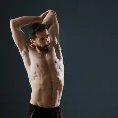 Jak rozciągać triceps, aby uniknąć kontuzji i poprawić elastyczność