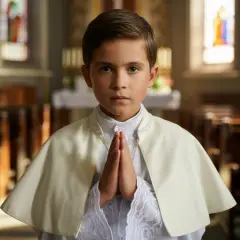 Komunia chłopca pod albą: Co założyć, by było wygodnie i elegancko?