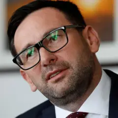 Kto jest właścicielem Orlenu? Kluczowe informacje o akcjonariuszach