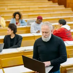 Motywacja w wyborze zawodu: znajdź sens i satysfakcję w pracy