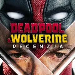 Deadpool i Wolverine w zbliżeniu, z ich ostrzami przecinającymi obraz. Zapowiedź recenzji filmu.