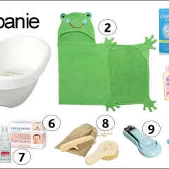 Kąpiel maluszka to must have dla niemowlaka: wanienka, ręcznik żabka, oliwka, termometr i akcesoria.