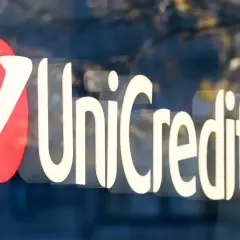 Logo UniCredit. Czy UniCredit jest bezpieczny? To pytanie zadaje sobie wielu klientów banku.