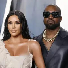 Szokujące zdjęcia Kim Kardashian grającej w tenisa w różowym bikini