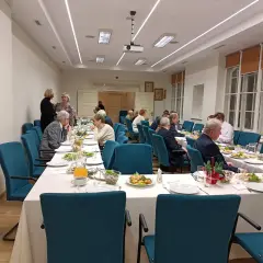 Jak dobrać kolor podłogi do mebli? Poradnik ekspertki Emilia Krawczyk