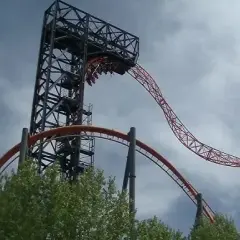 Abismo en el Parque de Atracciones Madrid: emociones y seguridad al máximo