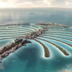Sztuczne wyspy w kształcie palmy w Jebel Ali, Dubaj, z luksusowymi hotelami i rezydencjami.