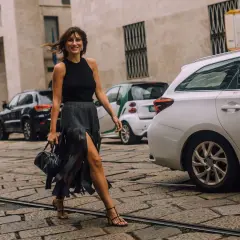 Falda de flecos Zara: Looks, modelos y cómo combinarla con estilo