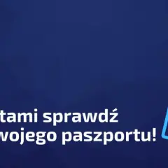 Niebieski paszport Polski z orłem, przypomina o sprawdzeniu jego ważności przed podróżą.