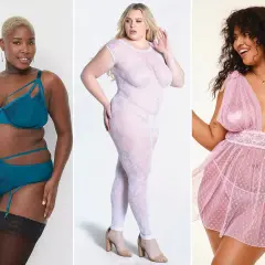 Trzy kobiety plus size w seksownej bieliźnie: turkusowy komplet, biały body i różowa koszulka.