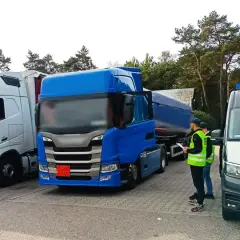 Czy 1 listopada jest zakaz dla ciężarówek? Sprawdź godziny i kary