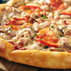 Prosty przepis na ciasto na pizzę - zrób pyszną pizzę w domu
