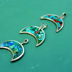 Lunula: Odkryj pradawny symbol kobiecej mocy i intuicji