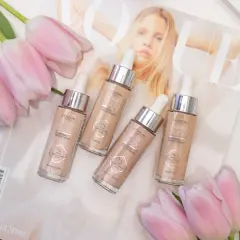 L'Oréal True Match Nude w odcieniach 0.5-2, 2-3, 3-light-medium i 4-5 na okładce magazynu Vogue. Skład serum z kwasem hialuronowym.