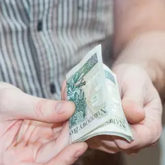 Jak zatytułować przelew za mieszkanie? Wynajem i zakup bez błędów!