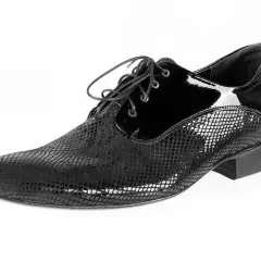 Buty skórzane bez zagnieceń? Odkryj sekrety trwałej elegancji!