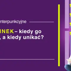 Zasady interpunkcyjne: PRZECINEK – kiedy go stawiać, a kiedy unikać? Młoda kobieta z książką uczy się poprawnie używać przecinków, aby tekst był zrozumiały.