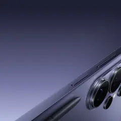 Szukasz informacji, jak przywrócić aparat w telefonie Samsung? Zobacz zbliżenie na moduł aparatów i rysik w nowym modelu.