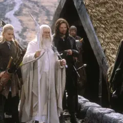Gandalf, Aragorn i Legolas, bohaterowie jednych z najważniejszych filmów w historii kina, wyruszają na wyprawę.