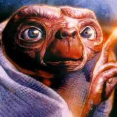 E.T. z filmu o kosmitach lat 80. otulony kocem, z palcem wskazującym w stronę świecącego punktu na tle kosmosu.