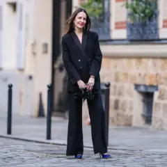 Jak ubrać się do teatru? Eleganckie stylizacje i unikanie gaf