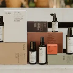 Descubre los secretos del agua en esta colección de productos de skincare, haircare y bodycare.