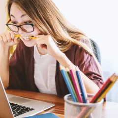 W jakim wieku zdaje się maturę? Odkryj ważne fakty edukacyjne