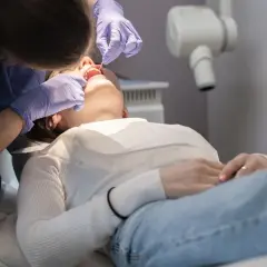 Czy dentysta wystawi L4? Kiedy dostaniesz zwolnienie od stomatologa?