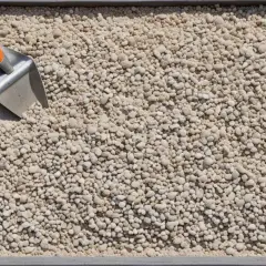 Ile suchego betonu pod kostkę? Grubość, proporcje, obliczenia